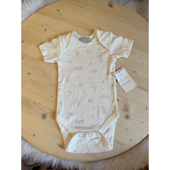 Pooh Onesie - Picture 1 of 4